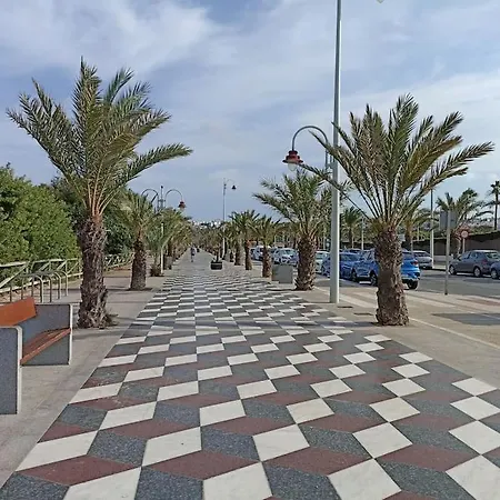 Apartment En Primera Linea Del Mar Arenales del Sol